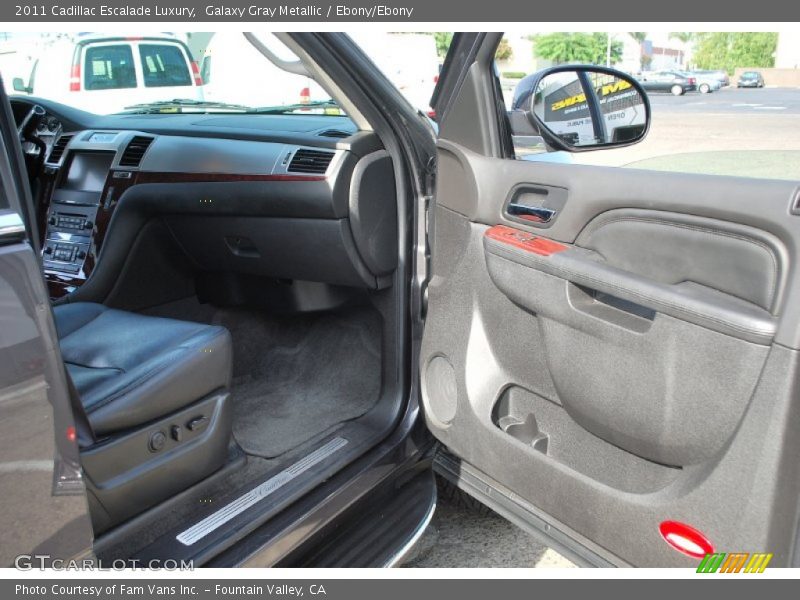 Galaxy Gray Metallic / Ebony/Ebony 2011 Cadillac Escalade Luxury