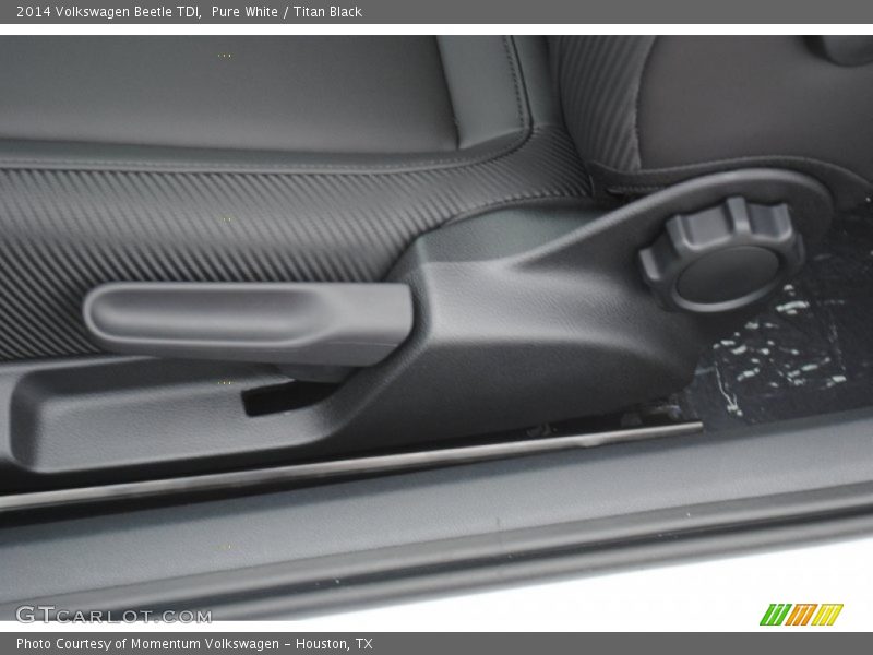 Pure White / Titan Black 2014 Volkswagen Beetle TDI