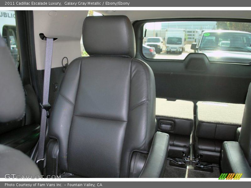 Galaxy Gray Metallic / Ebony/Ebony 2011 Cadillac Escalade Luxury