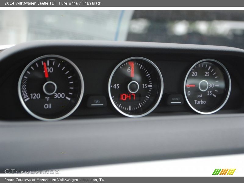 Pure White / Titan Black 2014 Volkswagen Beetle TDI