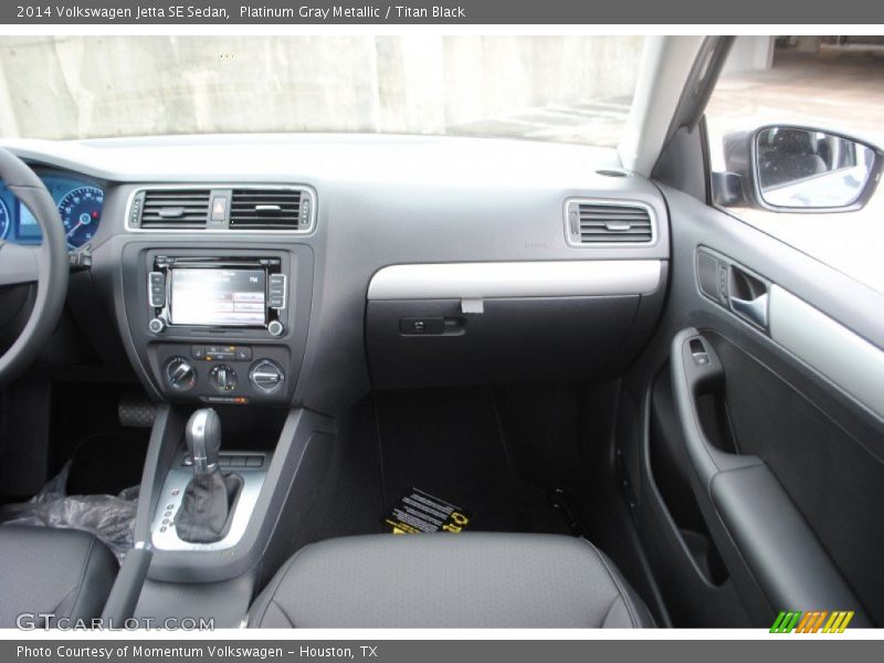 Platinum Gray Metallic / Titan Black 2014 Volkswagen Jetta SE Sedan
