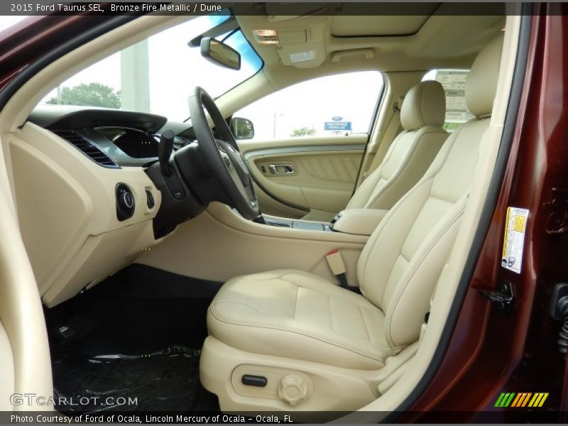Front Seat of 2015 Taurus SEL