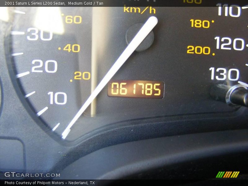 Medium Gold / Tan 2001 Saturn L Series L200 Sedan