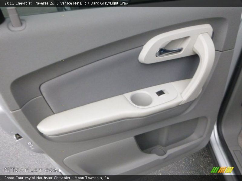Silver Ice Metallic / Dark Gray/Light Gray 2011 Chevrolet Traverse LS