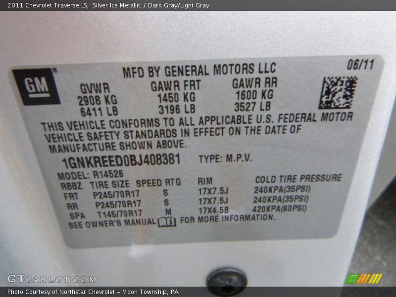 Silver Ice Metallic / Dark Gray/Light Gray 2011 Chevrolet Traverse LS