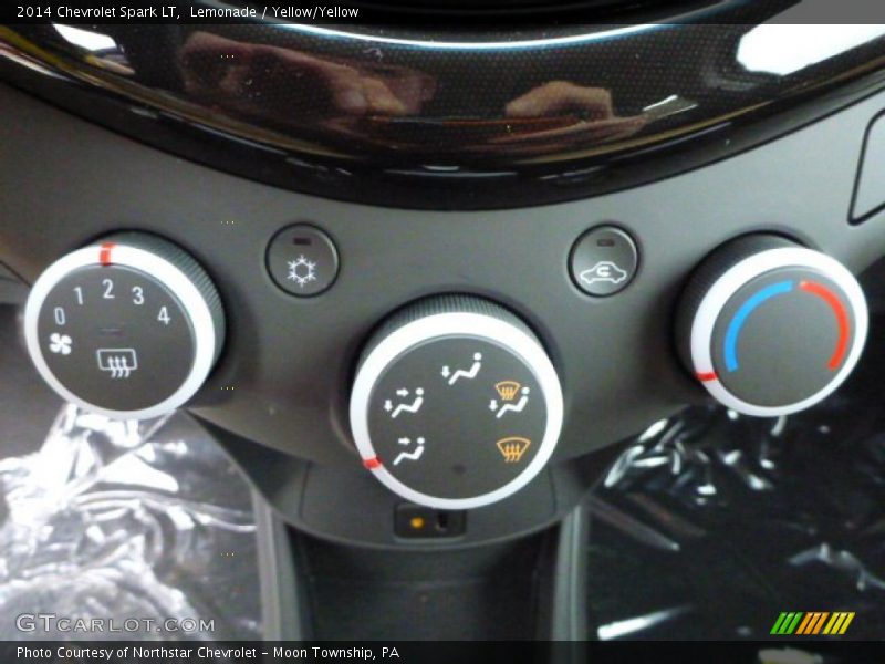 Lemonade / Yellow/Yellow 2014 Chevrolet Spark LT