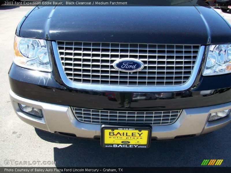Black Clearcoat / Medium Parchment 2003 Ford Expedition Eddie Bauer