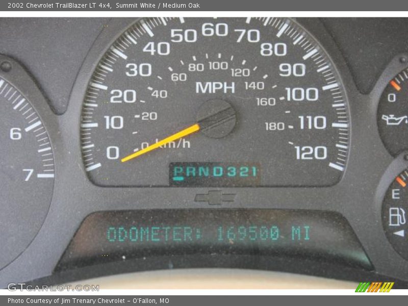 Summit White / Medium Oak 2002 Chevrolet TrailBlazer LT 4x4