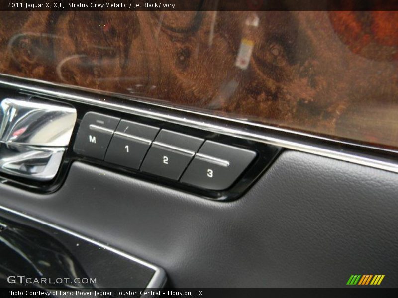 Stratus Grey Metallic / Jet Black/Ivory 2011 Jaguar XJ XJL