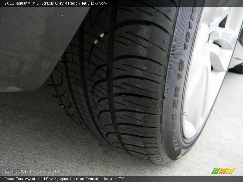 Stratus Grey Metallic / Jet Black/Ivory 2011 Jaguar XJ XJL