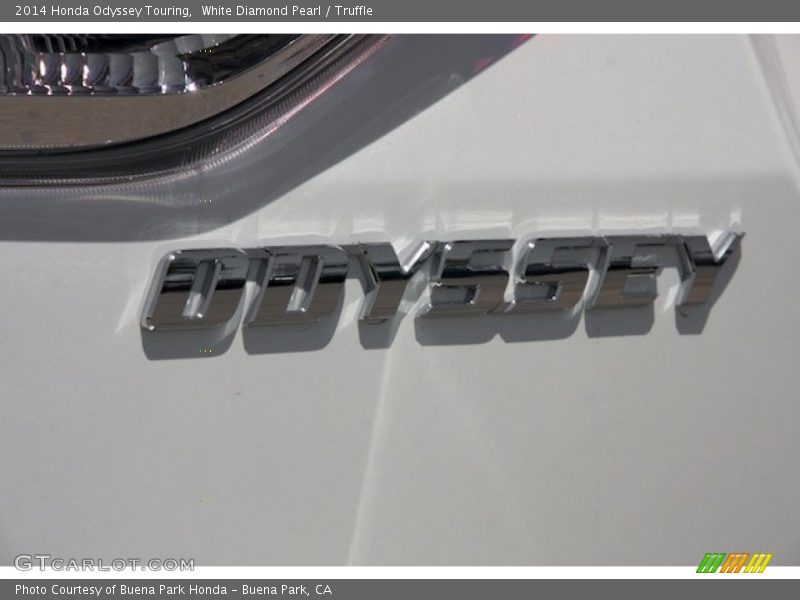 White Diamond Pearl / Truffle 2014 Honda Odyssey Touring