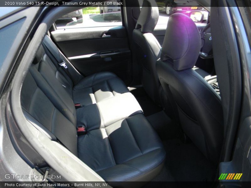Titanium Grey Metallic / Off Black 2010 Volvo S40 T5 R-Design