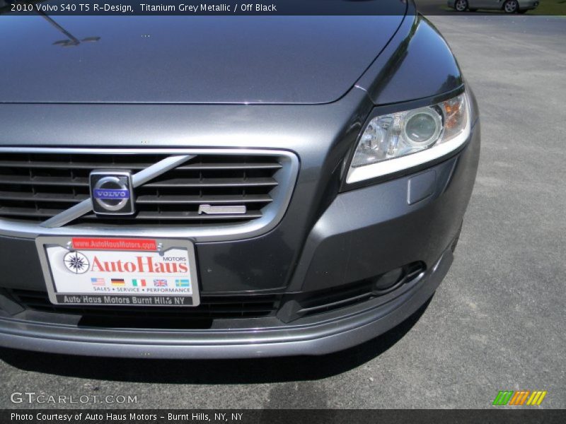 Titanium Grey Metallic / Off Black 2010 Volvo S40 T5 R-Design