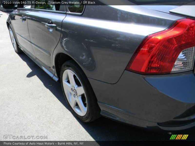 Titanium Grey Metallic / Off Black 2010 Volvo S40 T5 R-Design