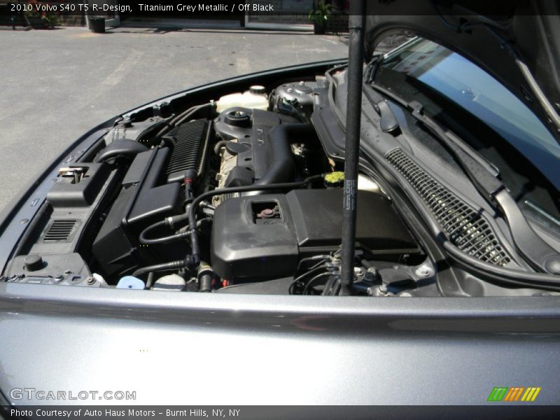 Titanium Grey Metallic / Off Black 2010 Volvo S40 T5 R-Design