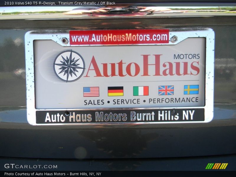 Titanium Grey Metallic / Off Black 2010 Volvo S40 T5 R-Design
