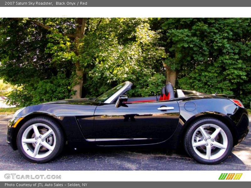 Black Onyx / Red 2007 Saturn Sky Roadster