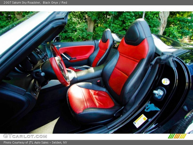 Black Onyx / Red 2007 Saturn Sky Roadster