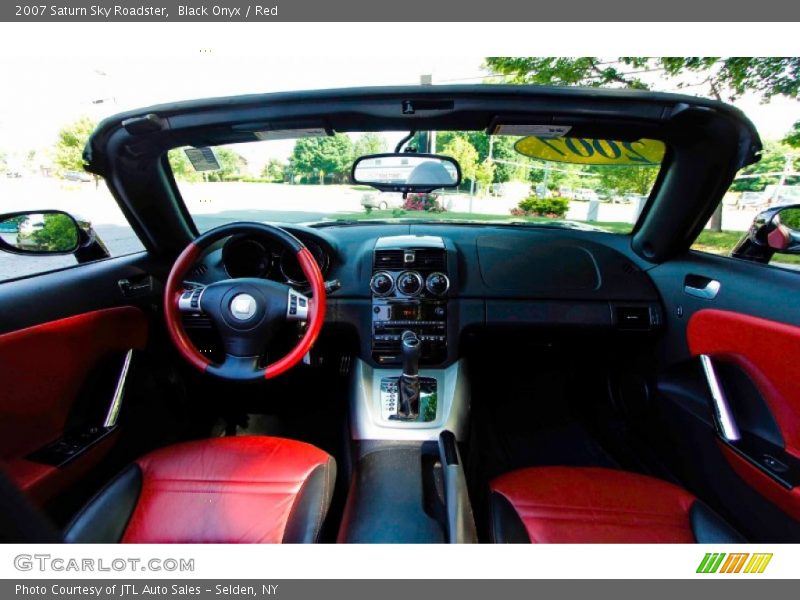 Black Onyx / Red 2007 Saturn Sky Roadster