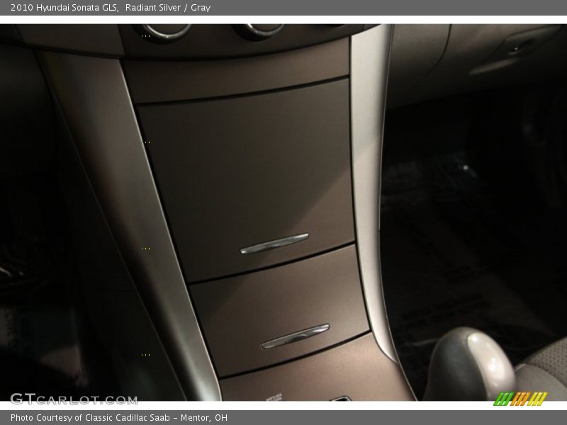 Radiant Silver / Gray 2010 Hyundai Sonata GLS