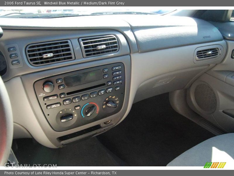 Windveil Blue Metallic / Medium/Dark Flint Grey 2006 Ford Taurus SE