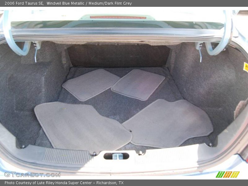 Windveil Blue Metallic / Medium/Dark Flint Grey 2006 Ford Taurus SE