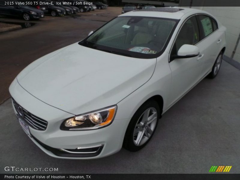 Ice White / Soft Beige 2015 Volvo S60 T5 Drive-E