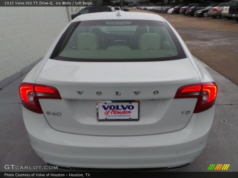 Ice White / Soft Beige 2015 Volvo S60 T5 Drive-E