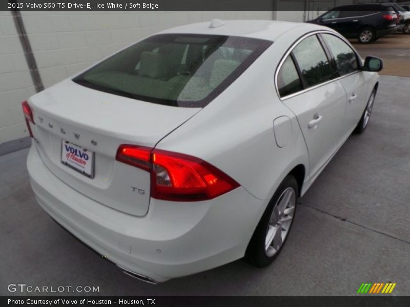 Ice White / Soft Beige 2015 Volvo S60 T5 Drive-E