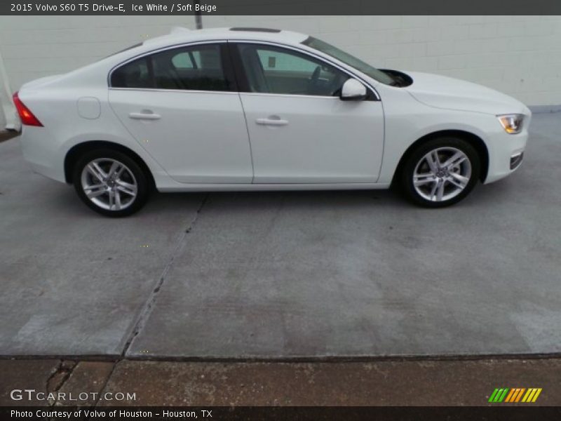 Ice White / Soft Beige 2015 Volvo S60 T5 Drive-E