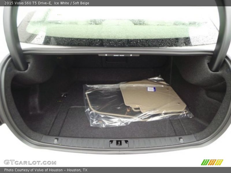 Ice White / Soft Beige 2015 Volvo S60 T5 Drive-E