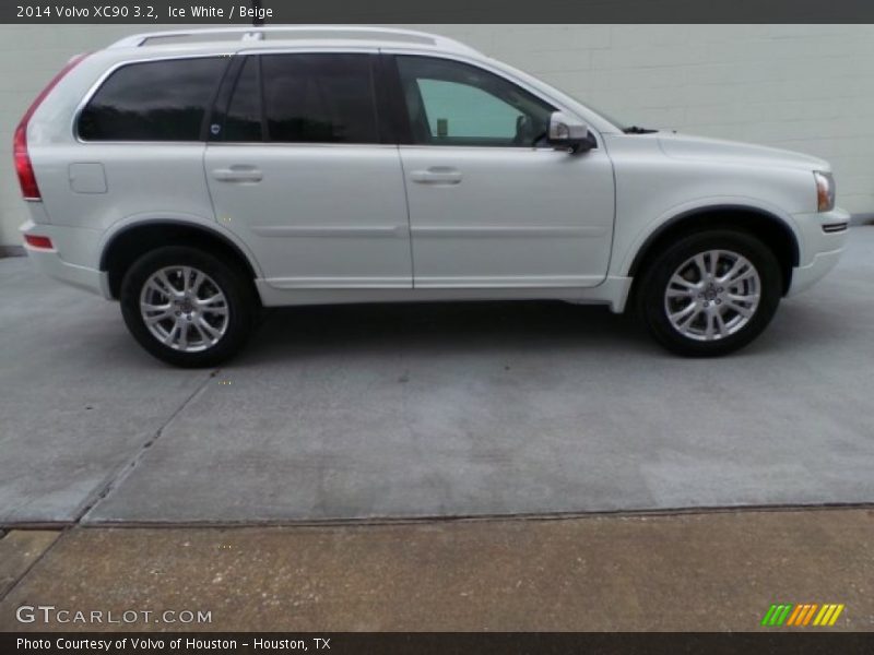 Ice White / Beige 2014 Volvo XC90 3.2