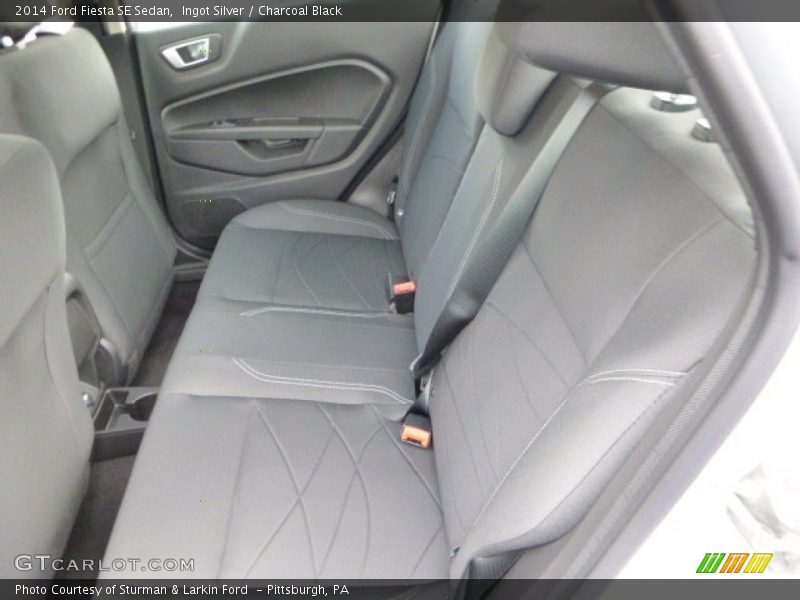 Ingot Silver / Charcoal Black 2014 Ford Fiesta SE Sedan