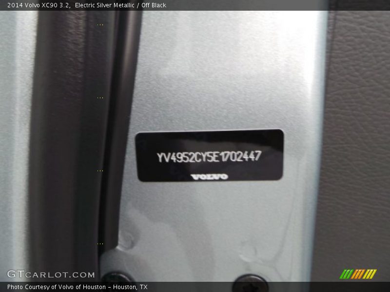 Electric Silver Metallic / Off Black 2014 Volvo XC90 3.2