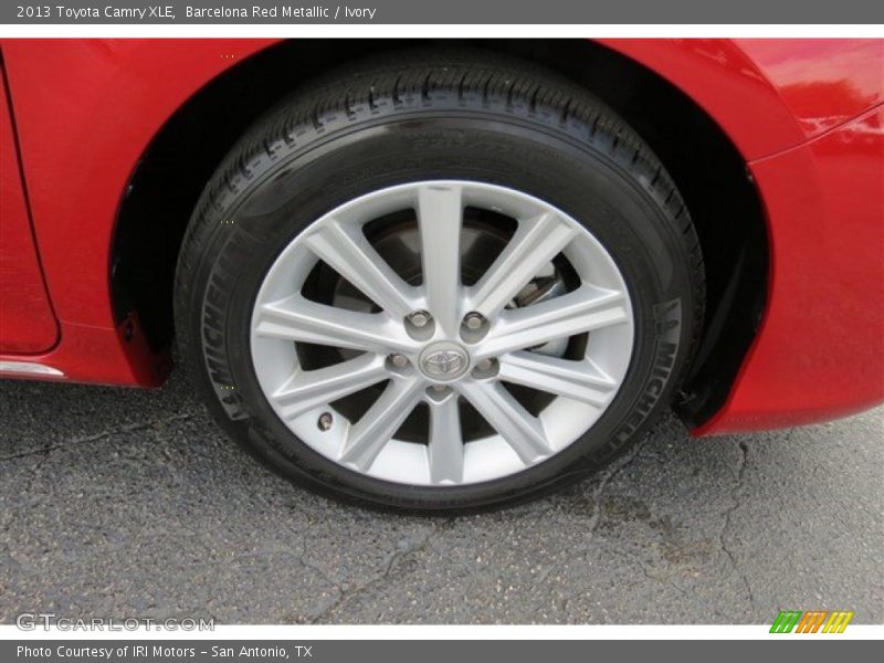 Barcelona Red Metallic / Ivory 2013 Toyota Camry XLE