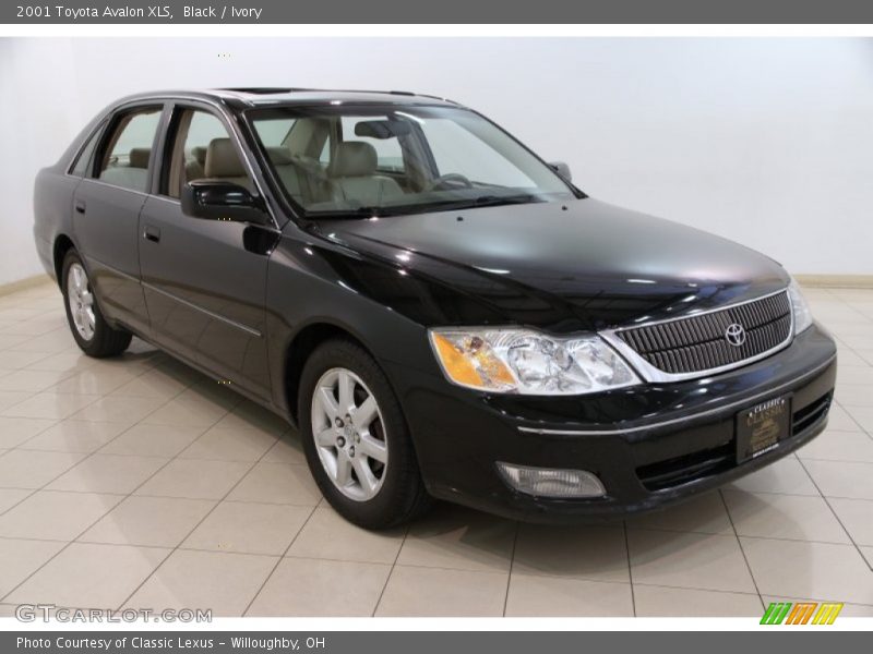 Black / Ivory 2001 Toyota Avalon XLS