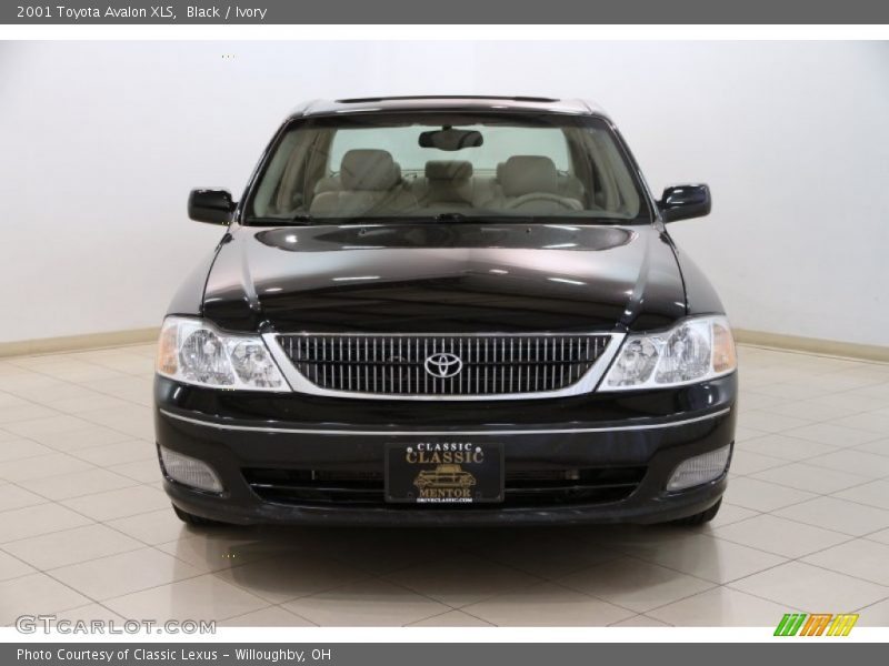 Black / Ivory 2001 Toyota Avalon XLS