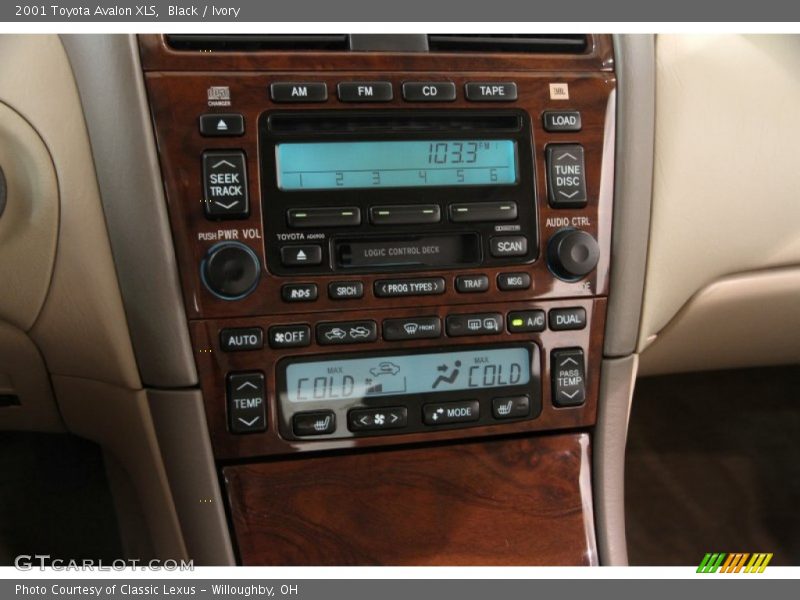 Black / Ivory 2001 Toyota Avalon XLS