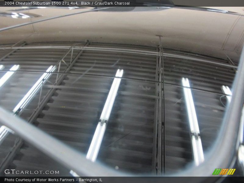 Black / Gray/Dark Charcoal 2004 Chevrolet Suburban 1500 Z71 4x4
