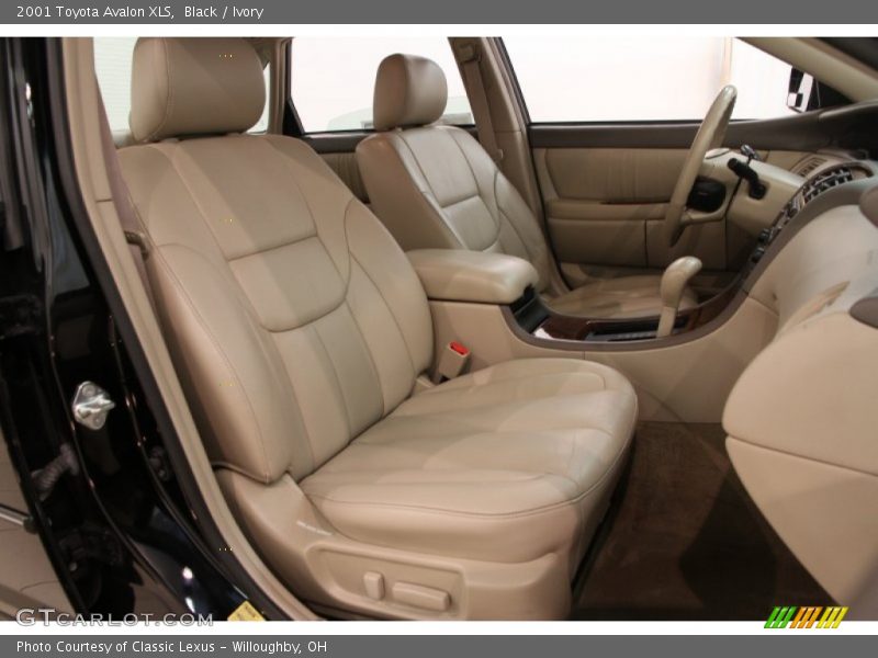 Black / Ivory 2001 Toyota Avalon XLS