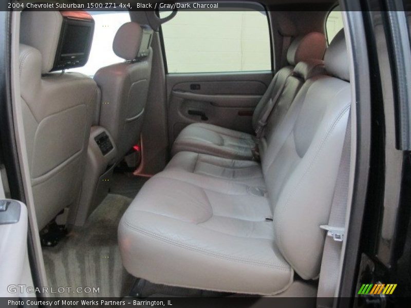 Black / Gray/Dark Charcoal 2004 Chevrolet Suburban 1500 Z71 4x4