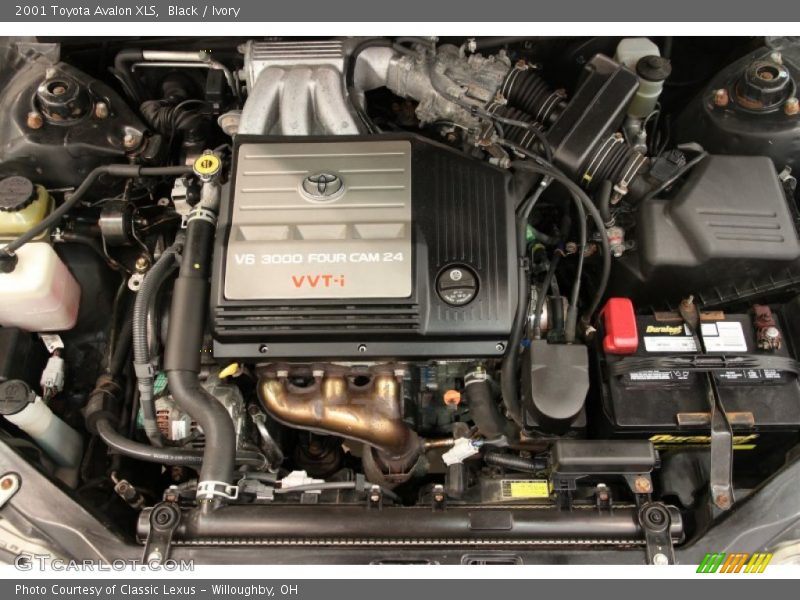 Black / Ivory 2001 Toyota Avalon XLS