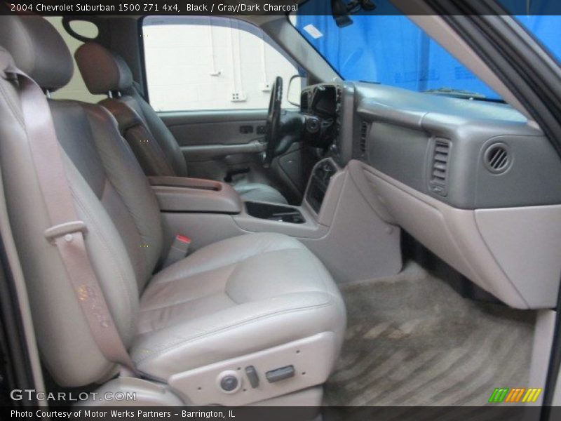 Black / Gray/Dark Charcoal 2004 Chevrolet Suburban 1500 Z71 4x4