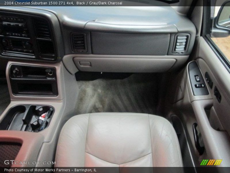 Black / Gray/Dark Charcoal 2004 Chevrolet Suburban 1500 Z71 4x4