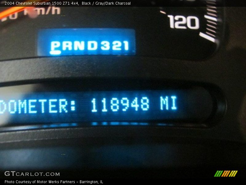 Black / Gray/Dark Charcoal 2004 Chevrolet Suburban 1500 Z71 4x4