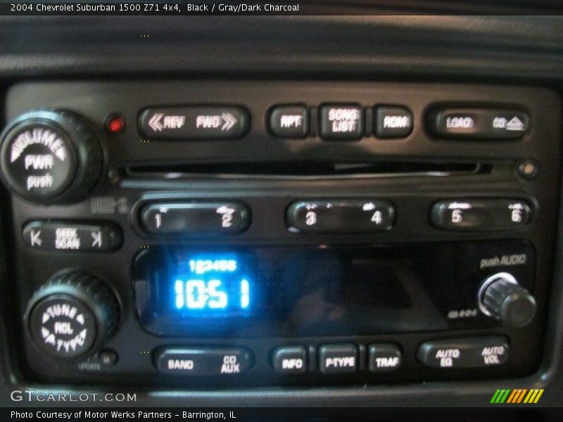 Black / Gray/Dark Charcoal 2004 Chevrolet Suburban 1500 Z71 4x4