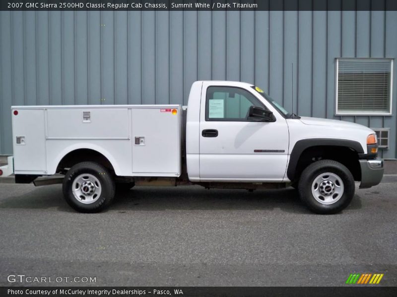 Summit White / Dark Titanium 2007 GMC Sierra 2500HD Classic Regular Cab Chassis