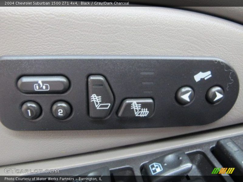 Black / Gray/Dark Charcoal 2004 Chevrolet Suburban 1500 Z71 4x4