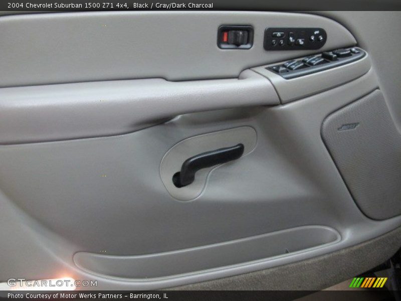 Black / Gray/Dark Charcoal 2004 Chevrolet Suburban 1500 Z71 4x4