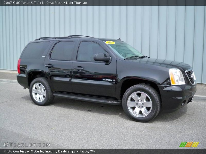 Onyx Black / Light Titanium 2007 GMC Yukon SLT 4x4